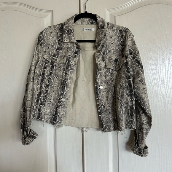 Vigoss faux snakeskin cotton distressed‎ hem cropped denim jacket medium - Picture 4 of 9